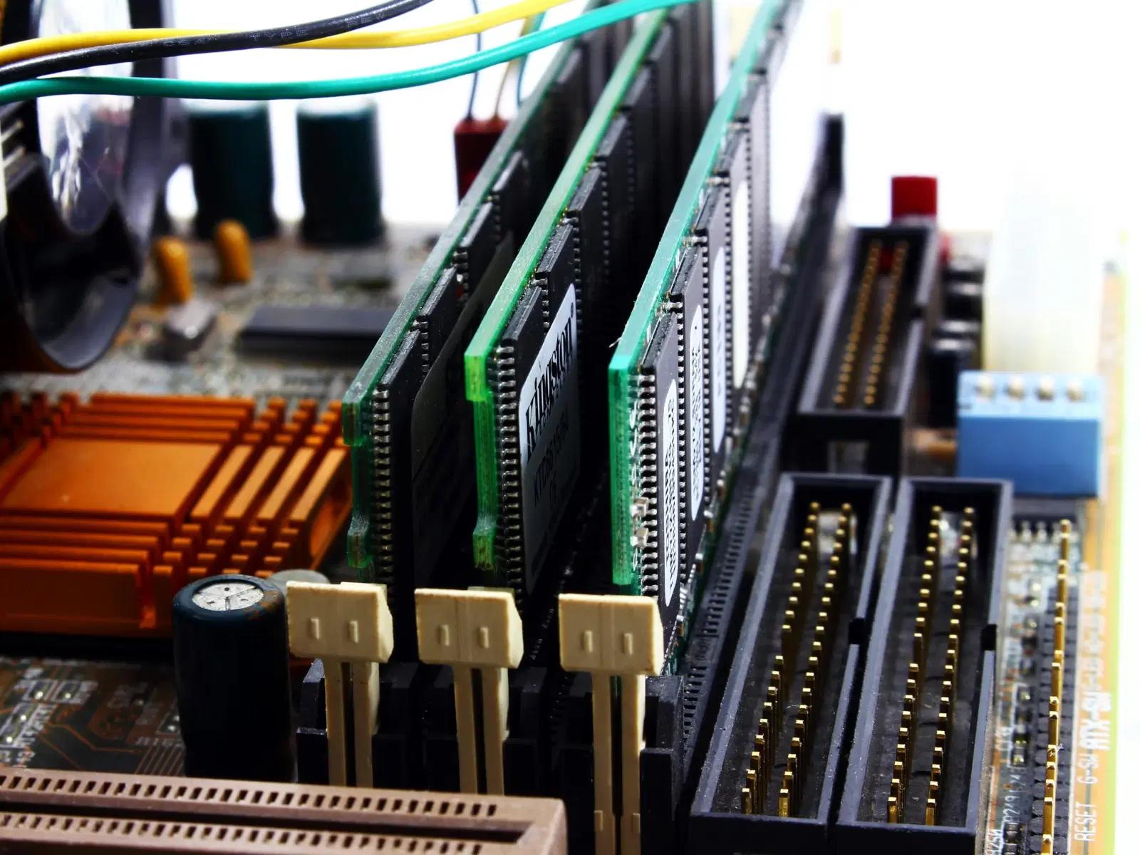 the best storage network and server hardware 3rd party support